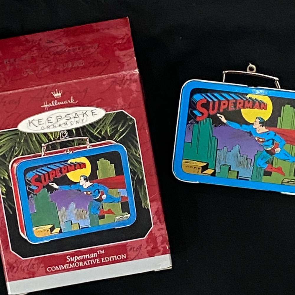 HALLMARK SUPERMAN LUNCHBOX CHRISTMAS ORNAMENT 1998